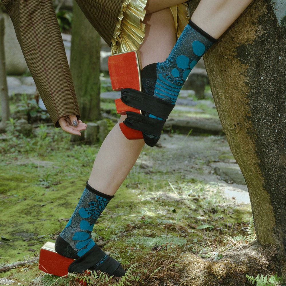 Blue Sand Glitter Crew Socks — 2nd PALETTE product image